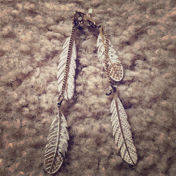 Betsey Johnson Feather earrings SOLD
