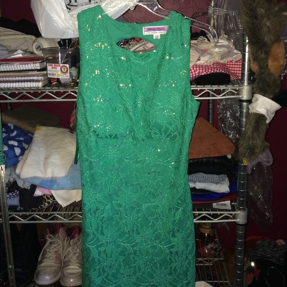 Prom Dress 😍💃💕 - Picture 3 of 4