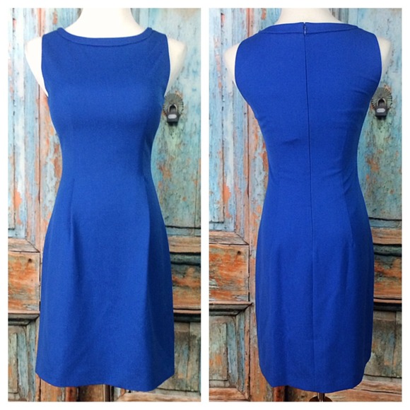 Sleeveless Boatneck Blue Shift Dress