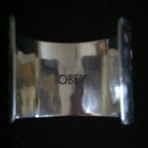 Obey Propaganda "The Horizon" Antique silver cuff - Picture 2 of 4