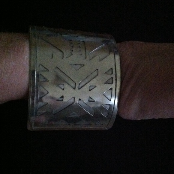 Obey Propaganda "The Horizon" Antique silver cuff - Picture 3 of 4