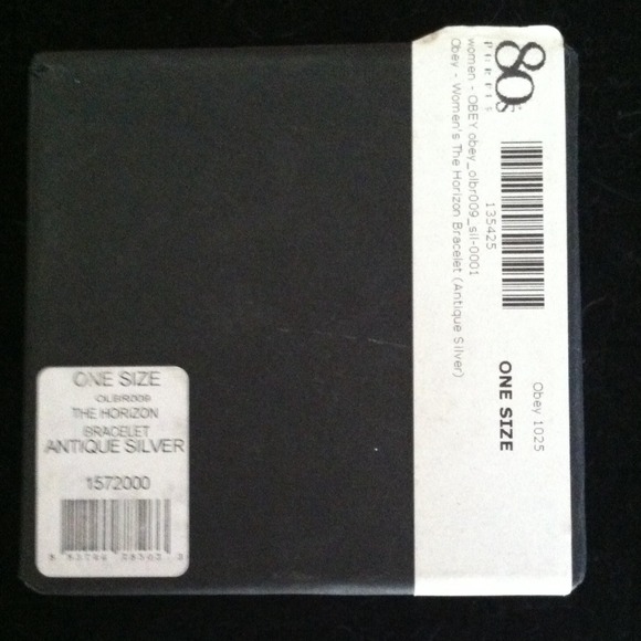 Obey Propaganda "The Horizon" Antique silver cuff - Picture 4 of 4