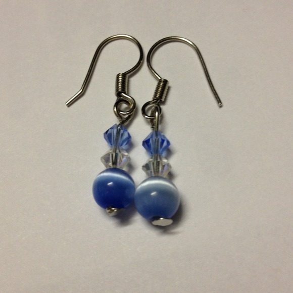 NWOT Blue Crystal Earrings