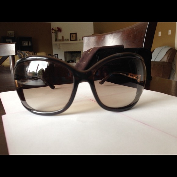 Tom ford sunglasses and case