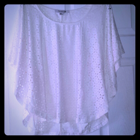 Forever 21 top white peek-a-boo top - Picture 1 of 2
