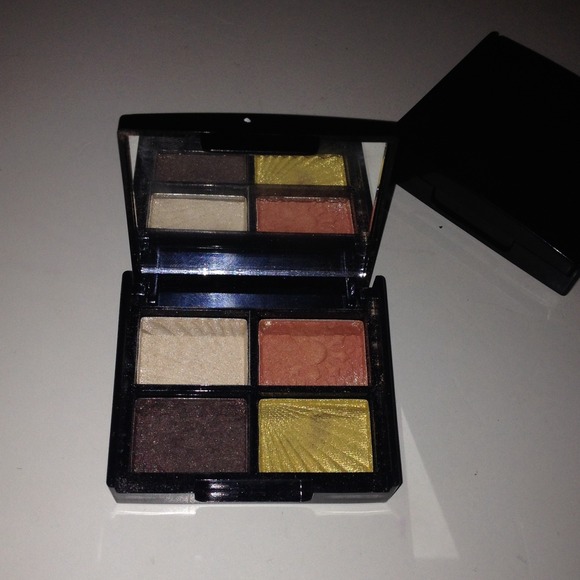 Eyeshadow - Picture 2 of 3