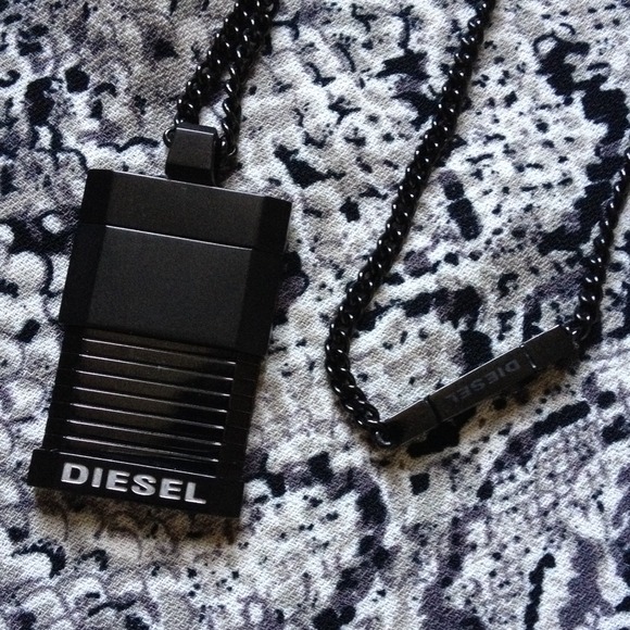 **sold**Diesel black stainless steel necklace - Picture 3 of 4