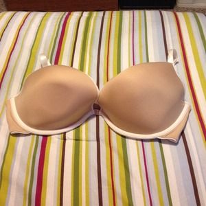 Reversible front clasp bra