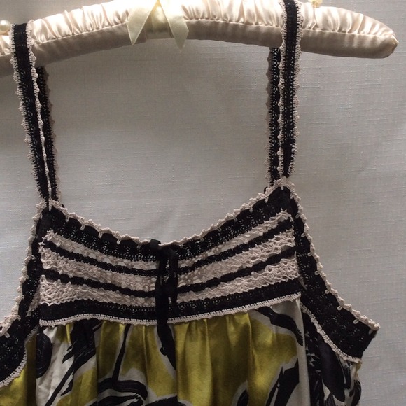 Reduced Silk and crochet BCBG dress - Picture 2 of 2