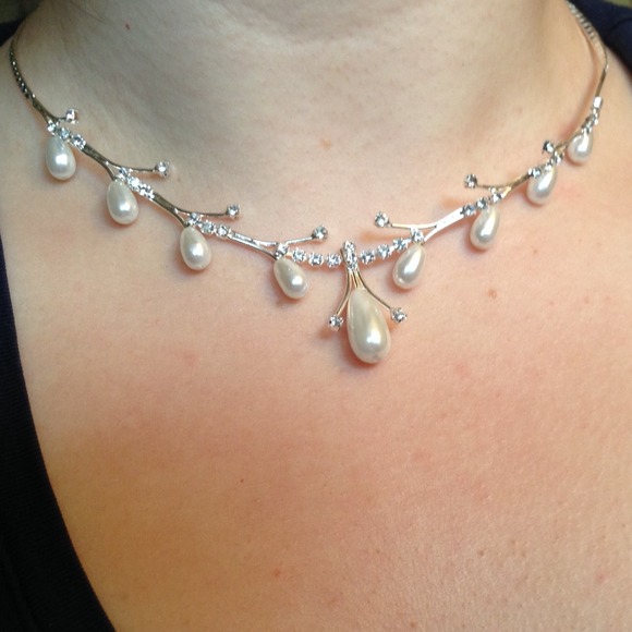 Pearl and crystal necklace with matching earrings