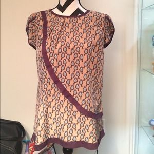 NWT Super adorable birdy top