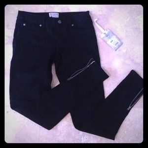 Converse black skinny jeans with zippers