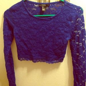 ❎SOLD❎ Lacey blue crop top