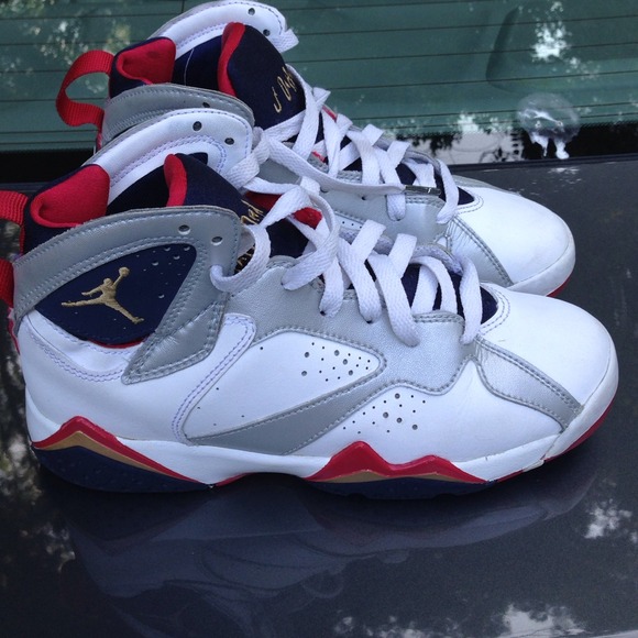 ON HOLD!! ❗️❗️❗️🎉🎉HOT PICK🎉Jordan 7s Size 4Y