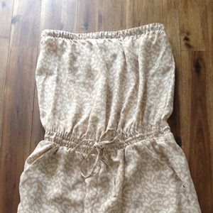 ✨New Listing✨ NWOT Adorable Romper from the Loft