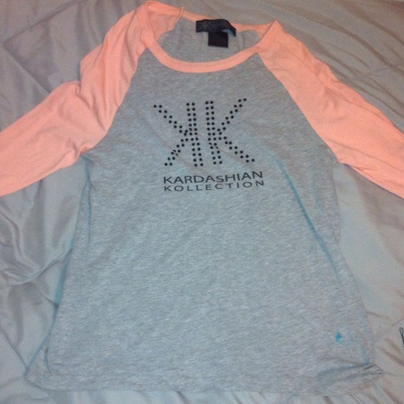 💋 NWOT 💋Kardashian Kollection Peach and Grey top