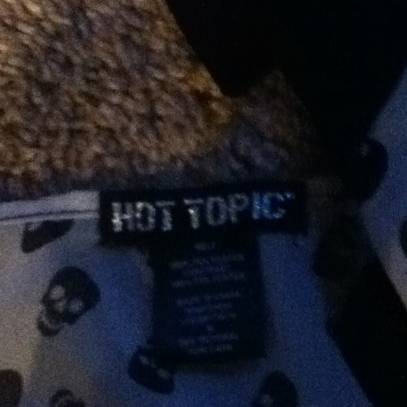 Hot topic open back top. Medium. - Picture 3 of 3