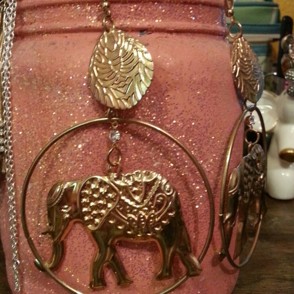 Gorgeous Gold Elephant Hoop Earrings - Picture 4 of 4