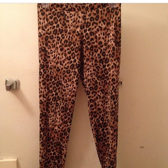 SOLD F21 leapord leggings