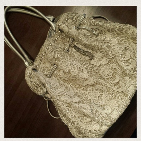 💥SOLD💥 Beautiful, lace, overlay handbag💗
