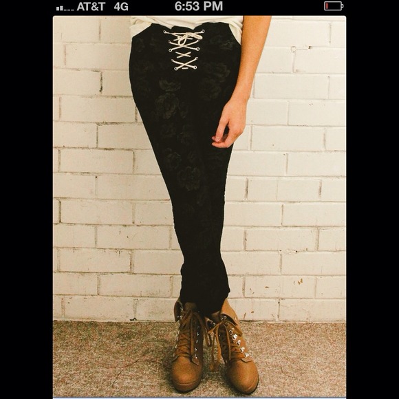 TRADED Lenni lace up floral burnout pant. TRADED - Picture 2 of 4