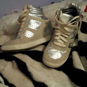 Sneaker wedges
