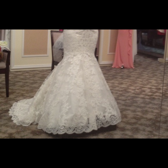 Saison Blanche Ivory Wedding dress & VEIL!