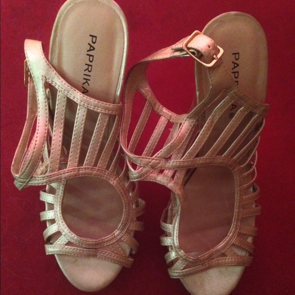 Shoes - Cute gold wedge shoe !!!