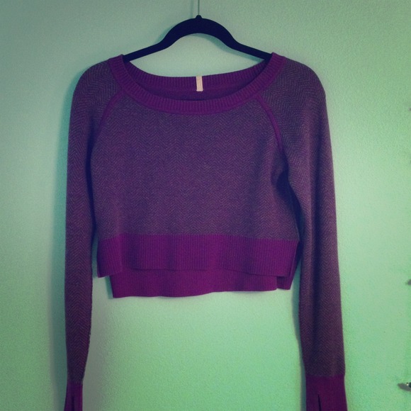 Iviva reversible grey and purple cut off sweater