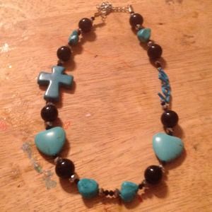 WOMANS BLINGY NECKLACE