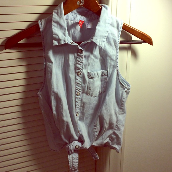 Denim sleeveless top