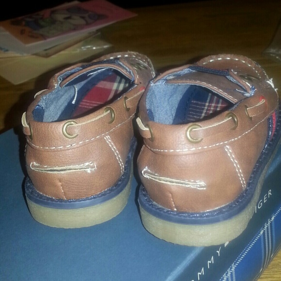 Tommy Hilfiger toddler loafer shoes - Picture 2 of 3