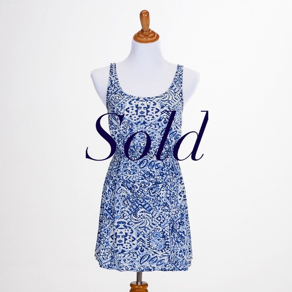 🚫Sold🚫F21 blue design cut out back dress size M