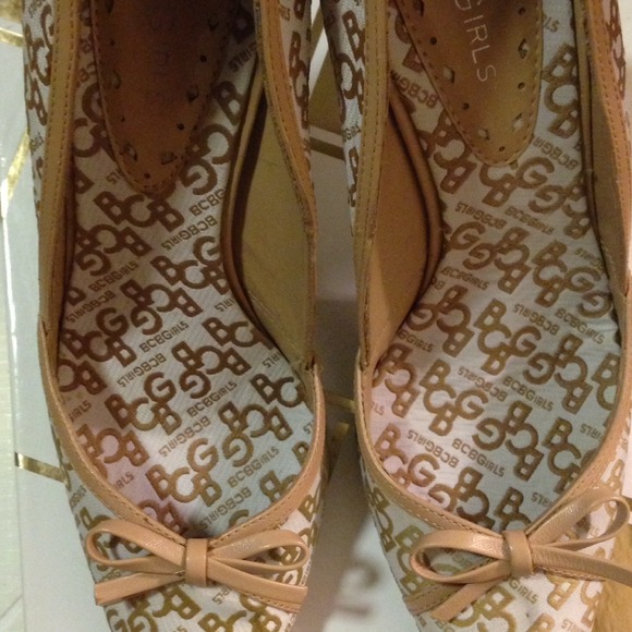 BCBG girls shoes