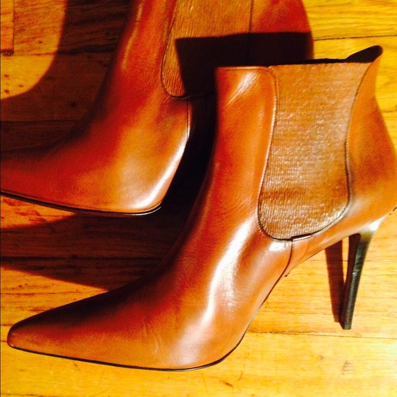 ST JOHN COUTURE Boots - ST.JOHN COUTURE BOOTS Fit like a 91/2