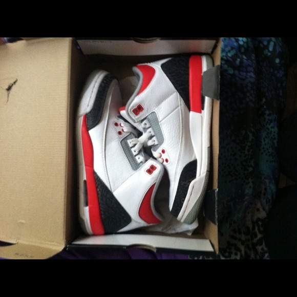 🚨SOLD on ebay🚨 Air Jordan Retro 3's 🔥