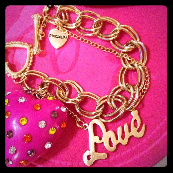 Heart charm bracelet