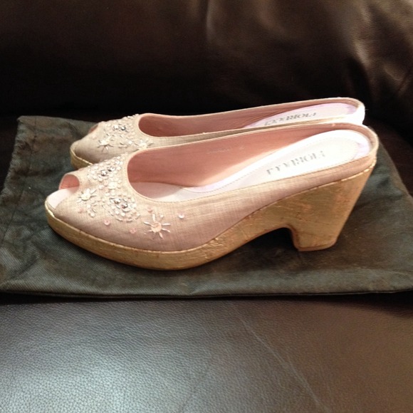 LIKE NEW Fiorucci Lavender Pink High Heel Wedges Size 8 - Picture 2 of 4
