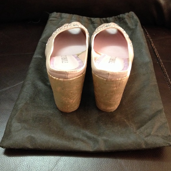 LIKE NEW Fiorucci Lavender Pink High Heel Wedges Size 8 - Picture 3 of 4