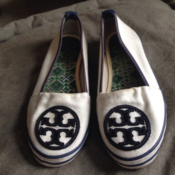 SOLD IN BUNDLE Tory Burch flats size 6