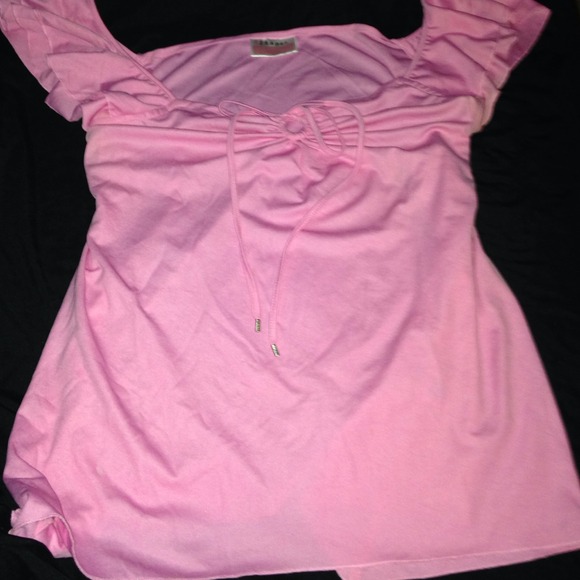 Cute pink off shoulder blouse. 1X