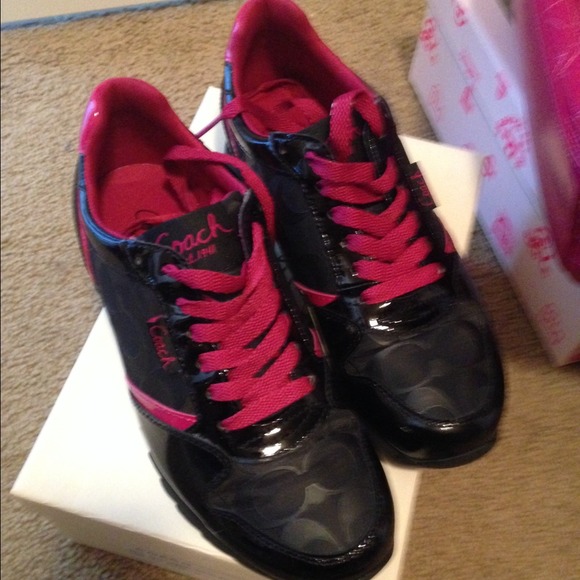 REDUCED Authentic coach Sneakers size 7.5