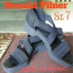 Reduced👍Donald J. Pilner Suede sandal Sz 7