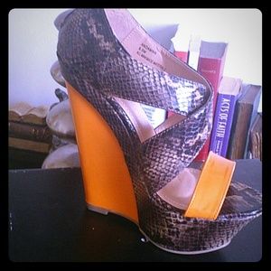 Hot snakeskin Shoes!
