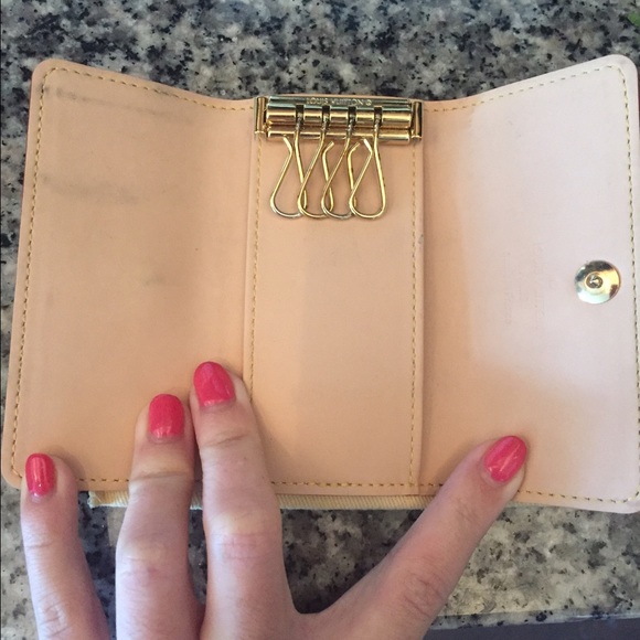 ๐๐๐Authentic Louis Vuitton Multi keyholder - Picture 3 of 4