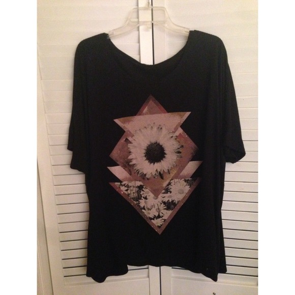 Oversized graphic tee