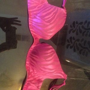 Bundle 2 Victoria's Secret Very Sexy Push-Up Bras