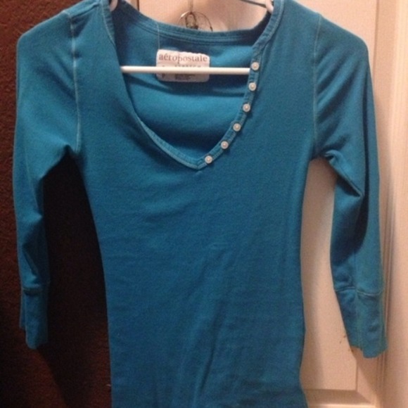 quarter sleeve blue aero top