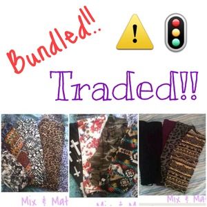 🚦BUNDLED🚦⚠️TRADED⚠️ Printed Leggings