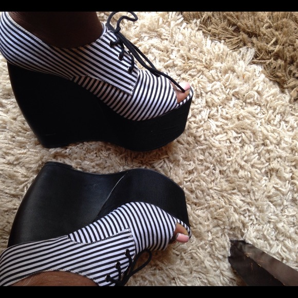 Shoes - Picture 3 of 3